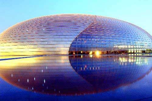 樹脂井蓋和鑄鐵井蓋各有各的優(yōu)勢(shì)，看使用場(chǎng)合來(lái)決定。